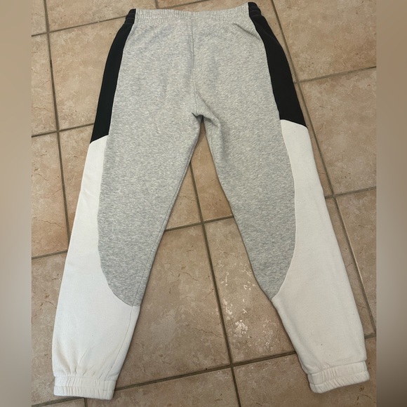 Aritzia Tna The Slim Sweatpant - Picture 4 of 5